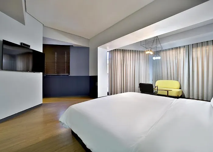 Seomyeon Hound 1st Street Hotel 3*