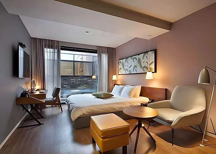 Seomyeon Hound 1st Street Hotel 3*