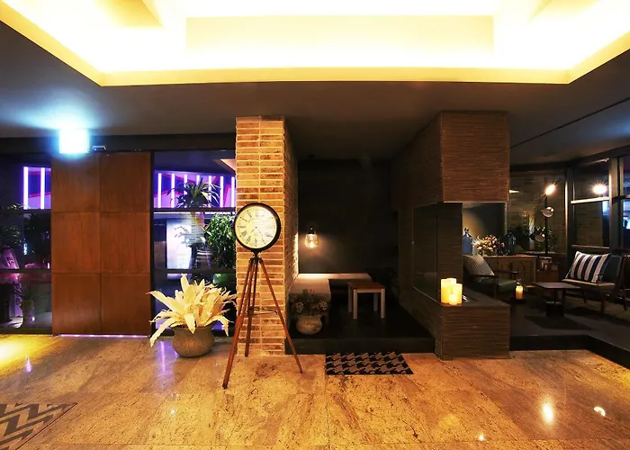 Seomyeon Hound 1st Street Hotel 3*